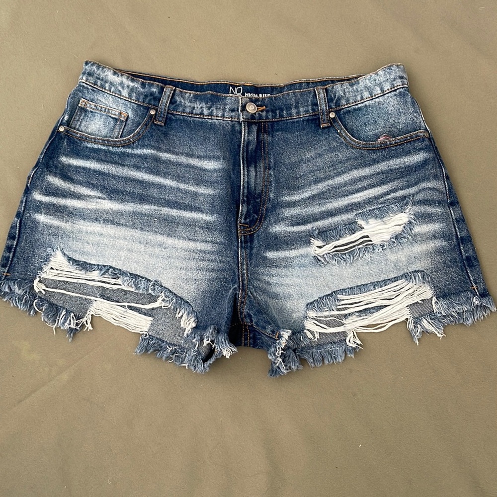 NO BO  Distressed High Rise womens  Shorts size 17”